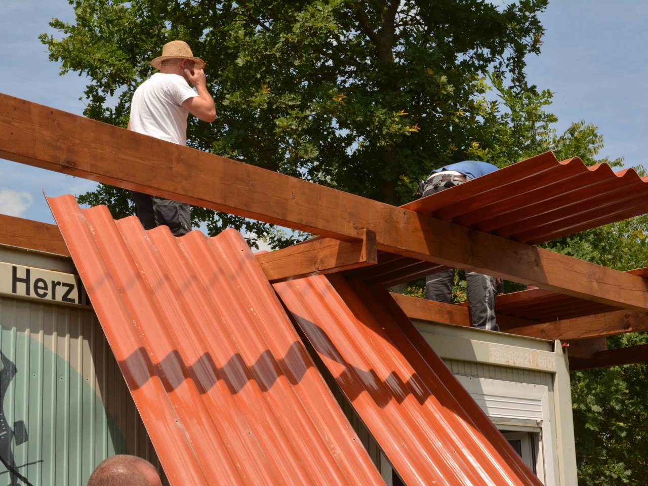 Bau des Containerdaches 2020