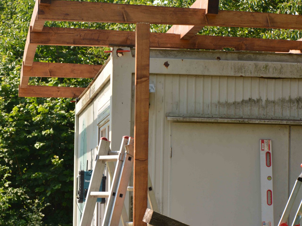 Bau des Containerdaches 2020